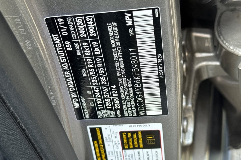 Mercedes-Benz GLC Vehicle Full-screen Gallery Image 29