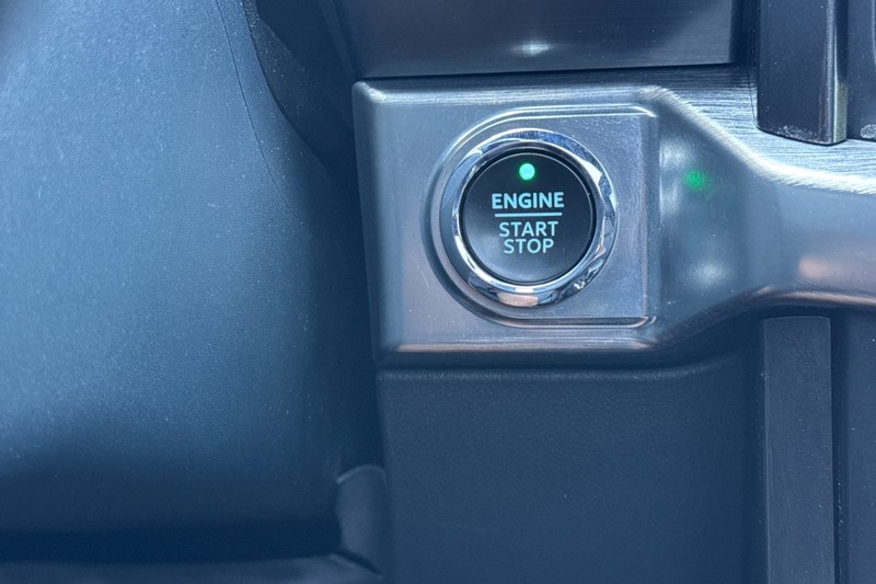 Ford F-150 Vehicle Full-screen Gallery Image 23