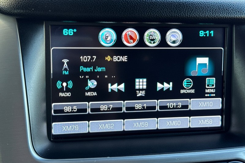 GMC Yukon Vehicle Full-screen Gallery Image 19