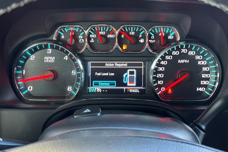 GMC Yukon Vehicle Full-screen Gallery Image 25