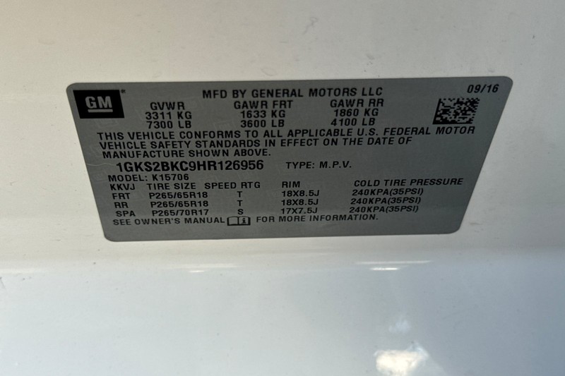 GMC Yukon Vehicle Full-screen Gallery Image 29