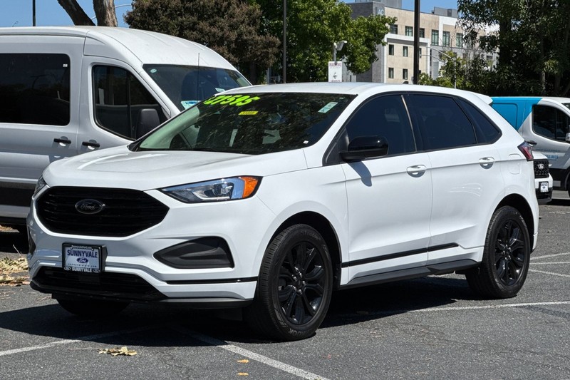 Ford Edge Vehicle Full-screen Gallery Image 09