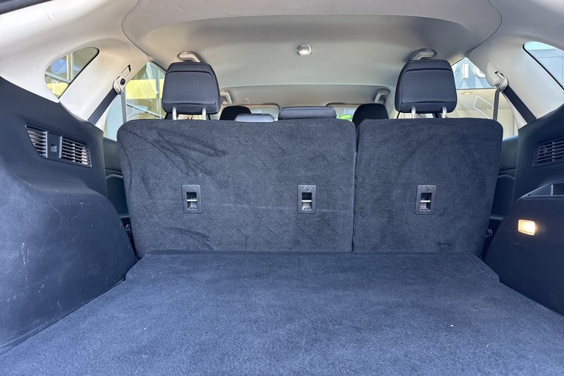 Ford Edge Vehicle Full-screen Gallery Image 16
