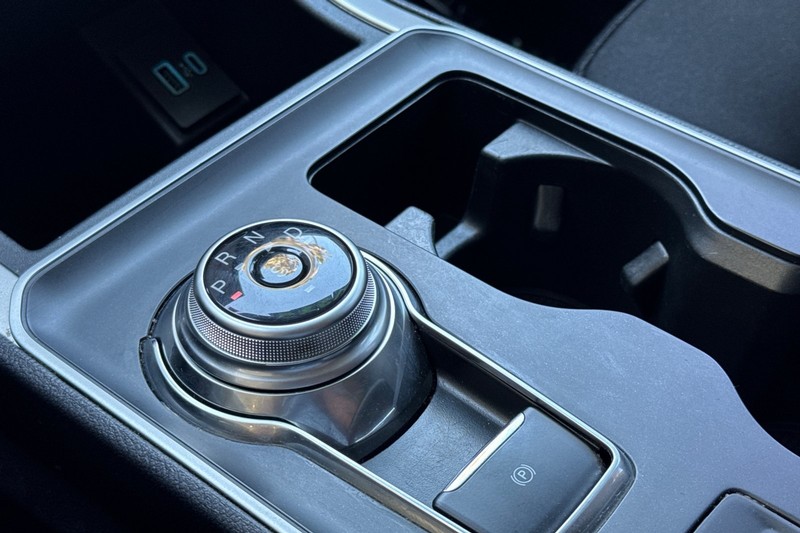 Ford Edge Vehicle Full-screen Gallery Image 22