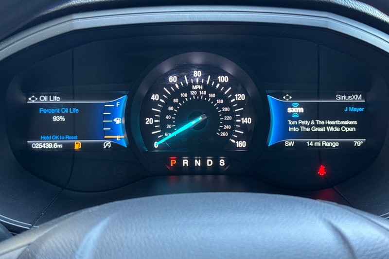 Ford Edge Vehicle Full-screen Gallery Image 25