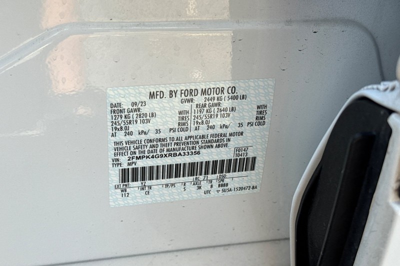 Ford Edge Vehicle Full-screen Gallery Image 29