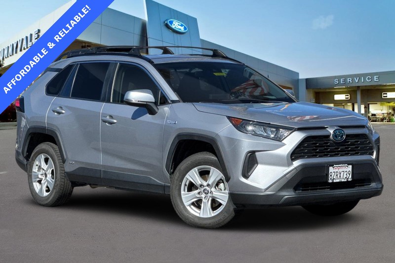 Toyota RAV4 Vehicle Full-screen Gallery Image 02