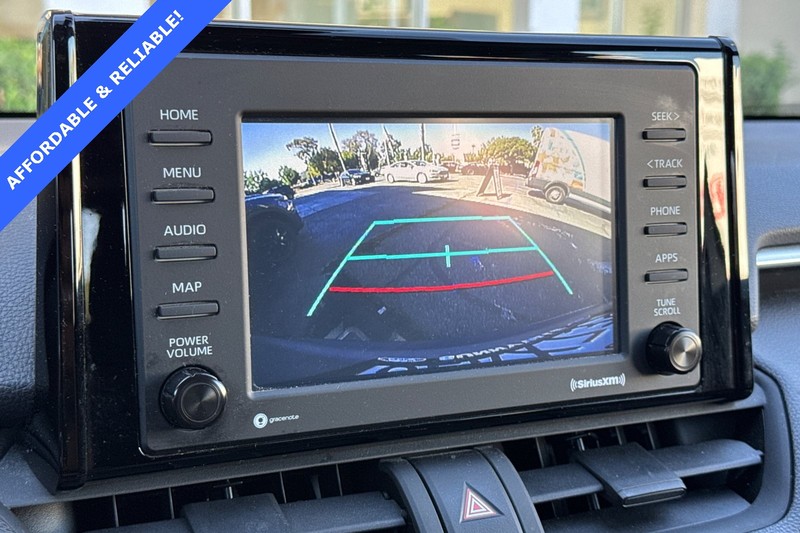 Toyota RAV4 Vehicle Full-screen Gallery Image 19