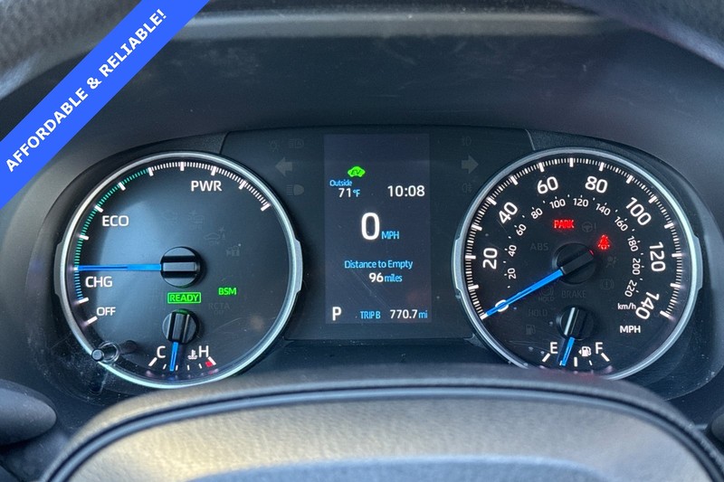Toyota RAV4 Vehicle Full-screen Gallery Image 23