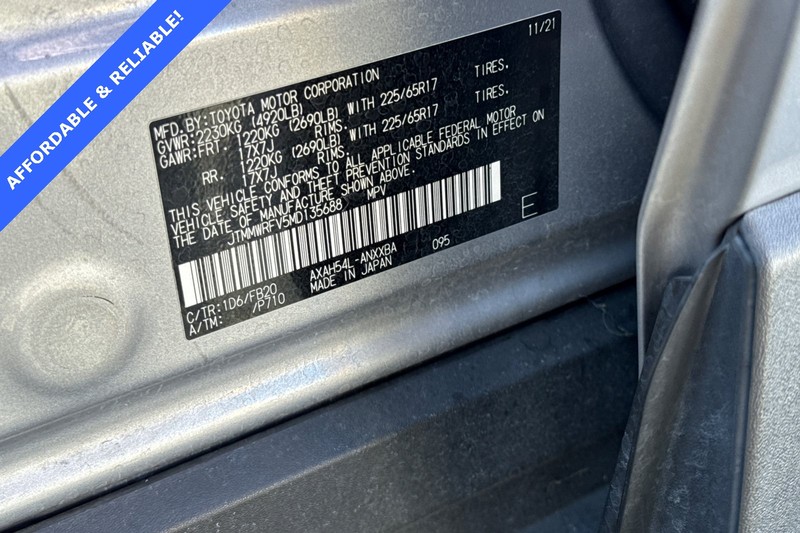 Toyota RAV4 Vehicle Full-screen Gallery Image 27