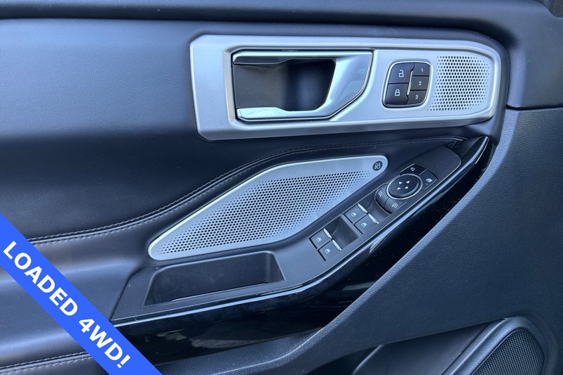 Ford Explorer Vehicle Full-screen Gallery Image 12