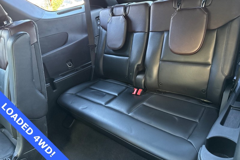 Ford Explorer Vehicle Full-screen Gallery Image 16