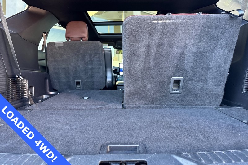 Ford Explorer Vehicle Full-screen Gallery Image 17