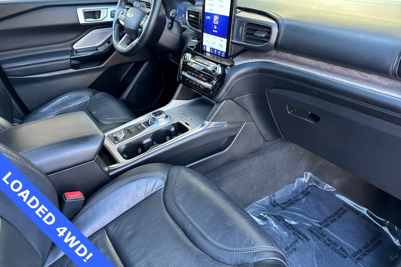 Ford Explorer Vehicle Full-screen Gallery Image 18