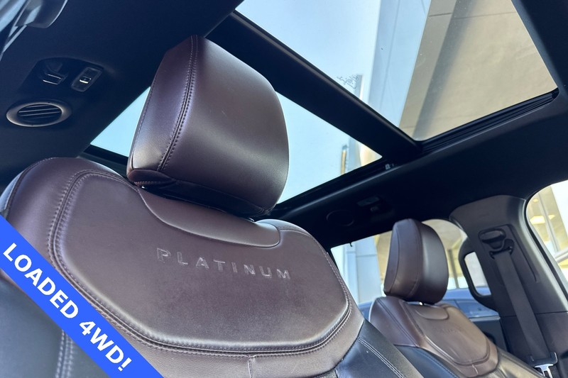 Ford Explorer Vehicle Full-screen Gallery Image 19