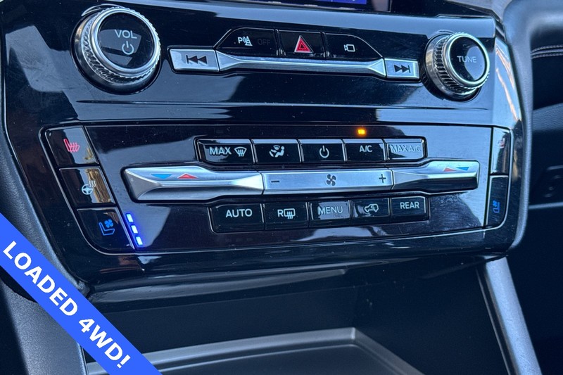 Ford Explorer Vehicle Full-screen Gallery Image 23