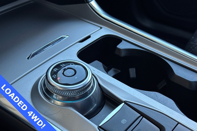 Ford Explorer Vehicle Full-screen Gallery Image 24