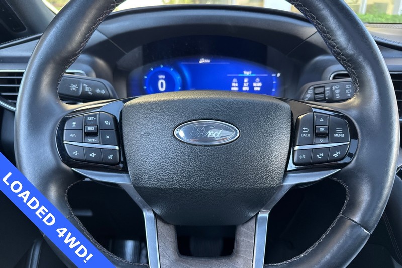 Ford Explorer Vehicle Full-screen Gallery Image 26
