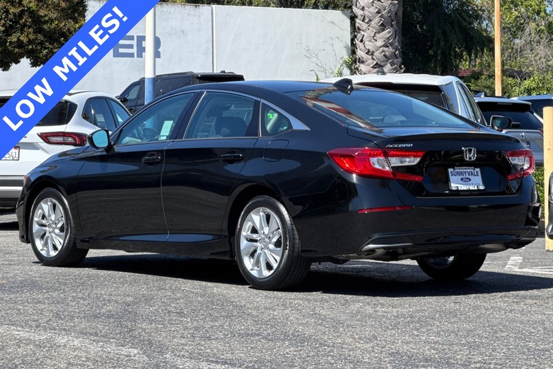 Honda Accord Sedan Vehicle Full-screen Gallery Image 06