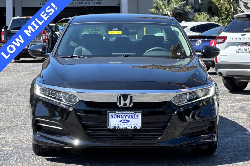 Honda Accord Sedan Vehicle Full-screen Gallery Image 09