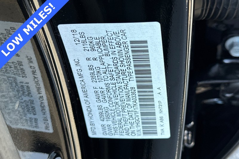 Honda Accord Sedan Vehicle Full-screen Gallery Image 27