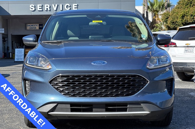 Ford Escape Vehicle Full-screen Gallery Image 10