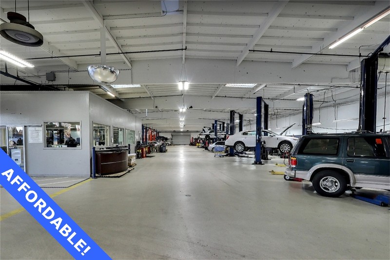 Ford Escape Vehicle Full-screen Gallery Image 35