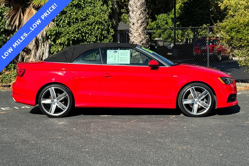 Audi A3 Vehicle Full-screen Gallery Image 03