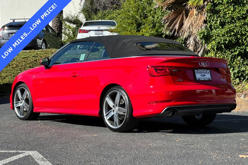 Audi A3 Vehicle Full-screen Gallery Image 06
