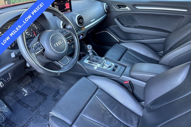 Audi A3 Vehicle Full-screen Gallery Image 10