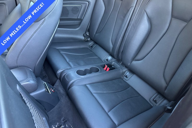 Audi A3 Vehicle Full-screen Gallery Image 12