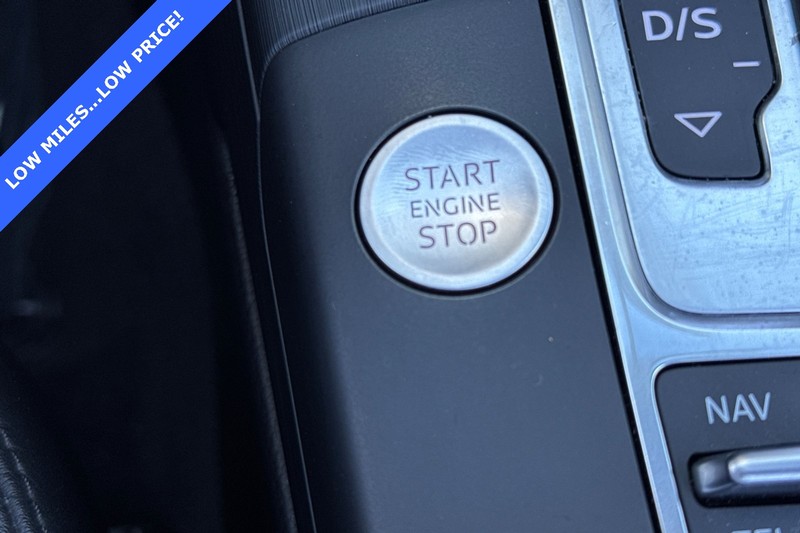 Audi A3 Vehicle Full-screen Gallery Image 22