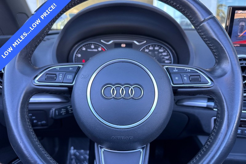 Audi A3 Vehicle Full-screen Gallery Image 23