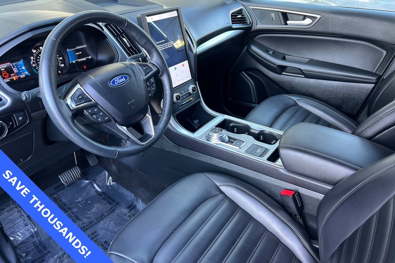 Ford Edge Vehicle Full-screen Gallery Image 11