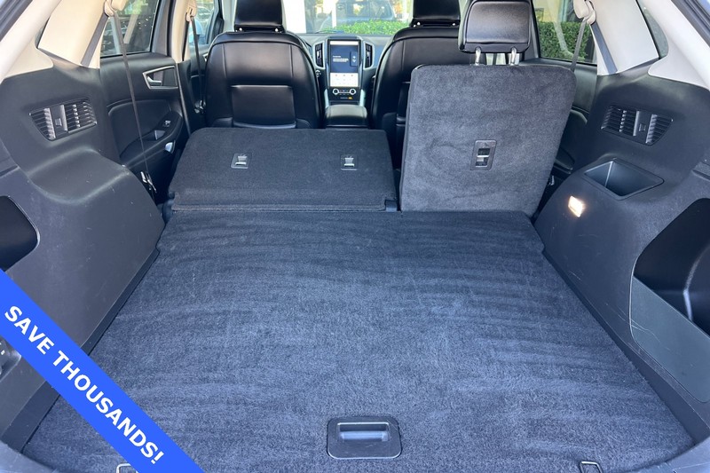 Ford Edge Vehicle Full-screen Gallery Image 16