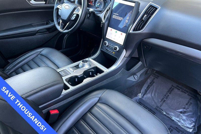 Ford Edge Vehicle Full-screen Gallery Image 17