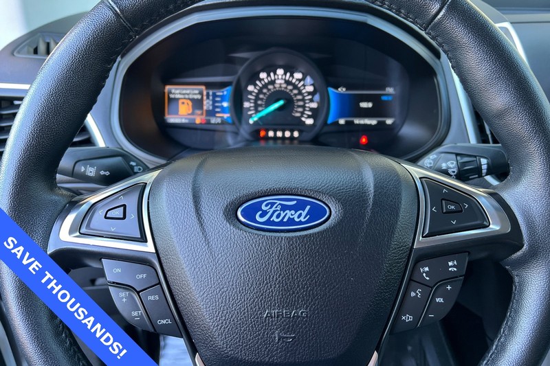 Ford Edge Vehicle Full-screen Gallery Image 24