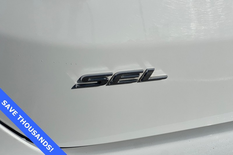 Ford Edge Vehicle Full-screen Gallery Image 28
