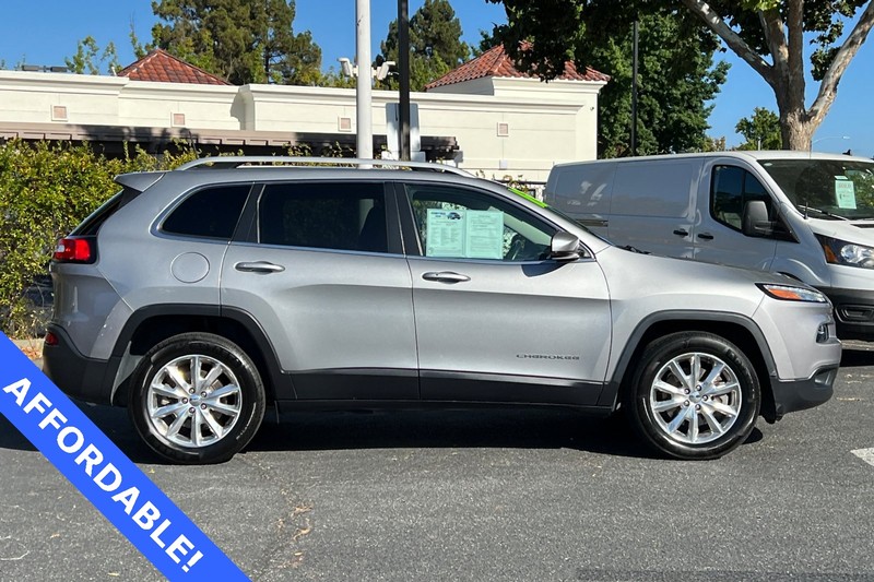Jeep Cherokee Vehicle Full-screen Gallery Image 03