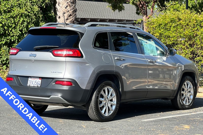 Jeep Cherokee Vehicle Full-screen Gallery Image 04