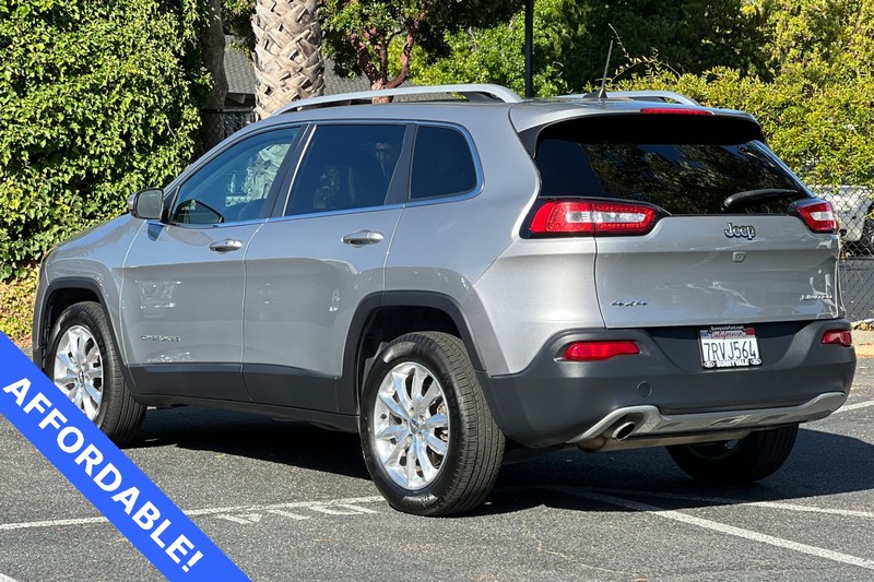 Jeep Cherokee Vehicle Full-screen Gallery Image 06