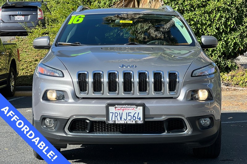 Jeep Cherokee Vehicle Full-screen Gallery Image 10