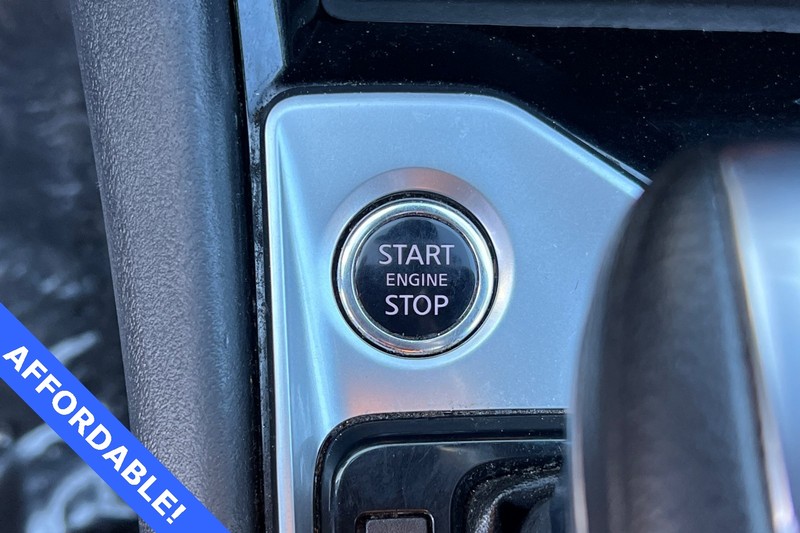 Nissan Altima Vehicle Full-screen Gallery Image 22
