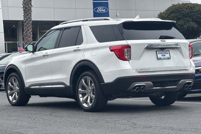 Ford Explorer Vehicle Full-screen Gallery Image 06