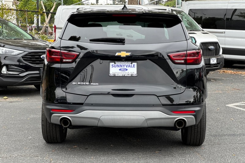 Chevrolet Blazer Vehicle Full-screen Gallery Image 05