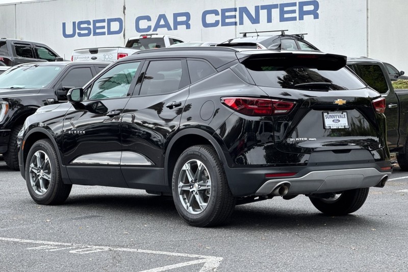 Chevrolet Blazer Vehicle Full-screen Gallery Image 06