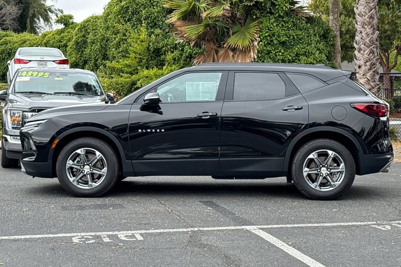 Chevrolet Blazer Vehicle Full-screen Gallery Image 08