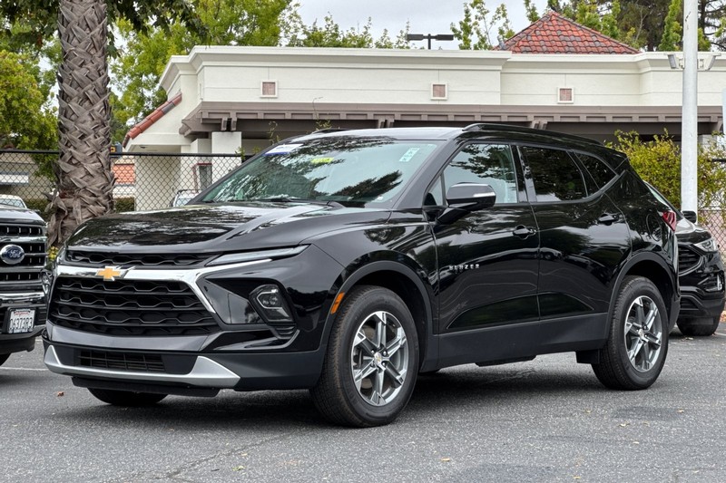 Chevrolet Blazer Vehicle Full-screen Gallery Image 09
