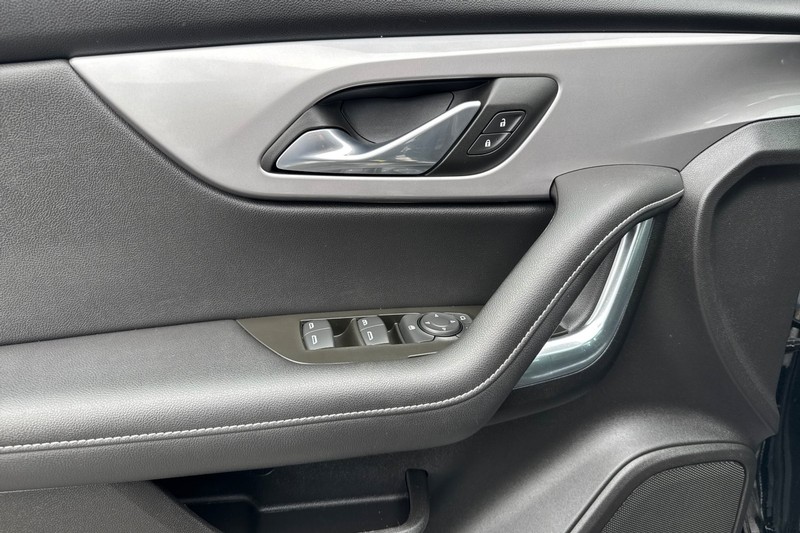 Chevrolet Blazer Vehicle Full-screen Gallery Image 12