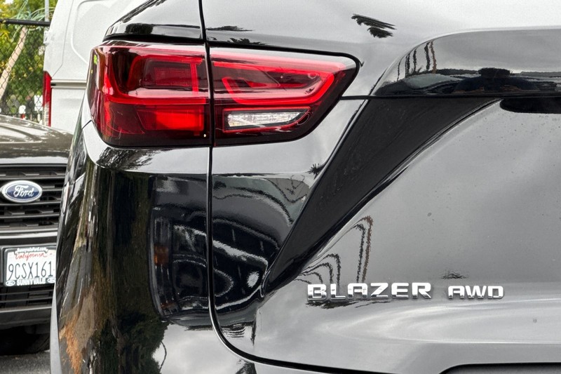 Chevrolet Blazer Vehicle Full-screen Gallery Image 28